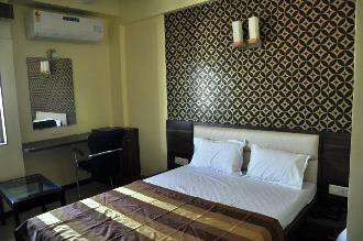 Hotel Arya Corporate, Ahmedabad 4